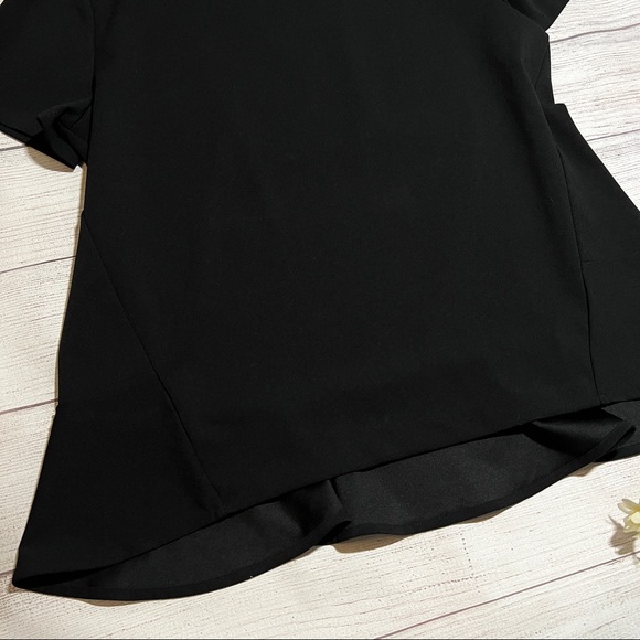 Banana Republic Crew Neck Short Sleeve Panel Detail Top - Picture 3 of 11